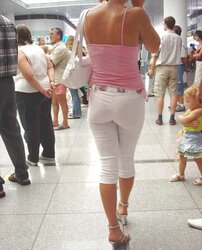 Cosce e culi per strada