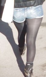 Cosce e culi per strada