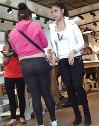 Candid teenagers leggings - culo street