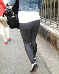 Candid teenagers leggings - culo street