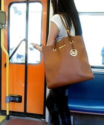 Voyeur Candid - More transit cuties
