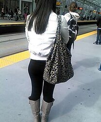 Voyeur Candid - More transit cuties