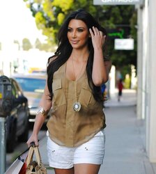 Kim Kardashian Shops On Melrose Blvd