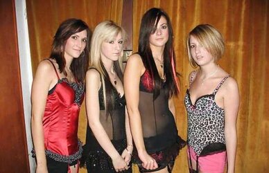 Gorgeous gorgeous femmes in pantyhose
