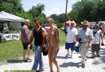 Nude fledgling damsels, Nudes a poppin