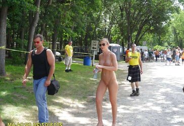 Nude fledgling damsels, Nudes a poppin