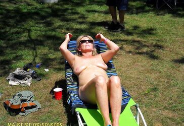 Nude fledgling damsels, Nudes a poppin