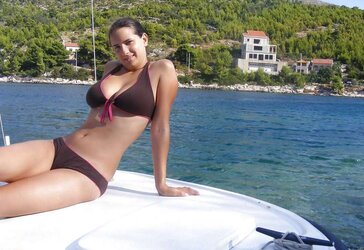 All-Natural Huge-Boobed Honies