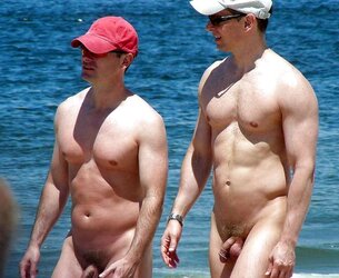 Nackt am Strand