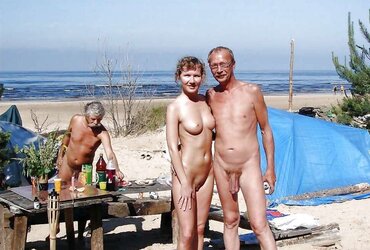 Nackt am Strand