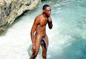 Nackt am Strand