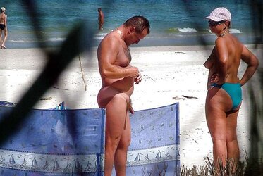 Nackt am Strand