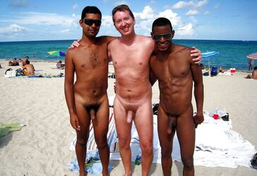 Nackt am Strand