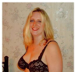 Warm Mummy Stretching Her Gams Broad Open
