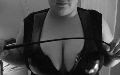 Mature DOMINATION & SUBMISSION-Femmes