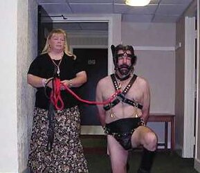 Mature DOMINATION & SUBMISSION-Femmes