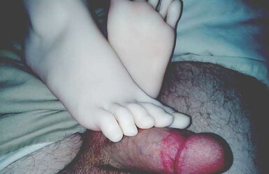 Cousin Footjob
