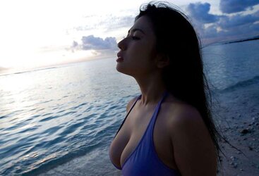 Japanese Swimsuit Stunners-Nonami Takizawa (11)