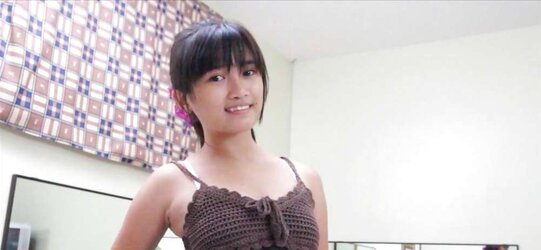 Menchie - legal years old Pinay teenager Bare picture.
