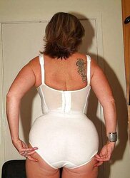 Phat Chicks in Underwear