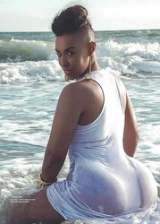 Phat phat cream-colored donks in public