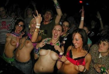 Bare Nymph Groups 22 - Ladies Showcasing in Groups