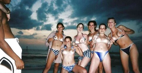 Bare Nymph Groups 22 - Ladies Showcasing in Groups