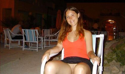 Debaixo da saia ten - Under the miniskirt
