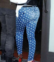 Christina Aguilera Displays Off Her Ample Gigantic Arse