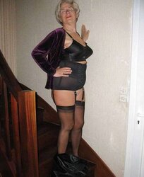 Mature Bombshell - Annick