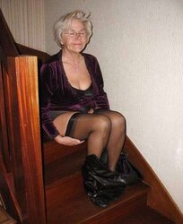 Mature Bombshell - Annick