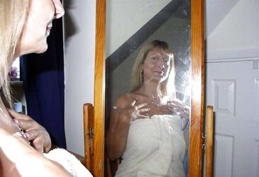 Mature Dame Sandy