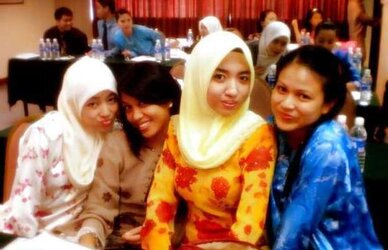Hijab Asian Indo Femmes