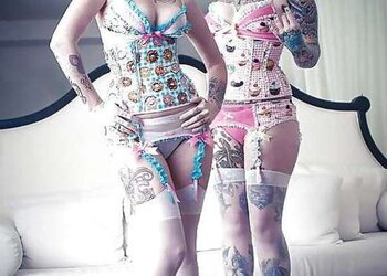 MoRe inked dame hotness! - BD