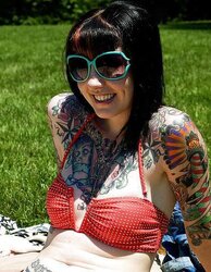 MoRe inked dame hotness! - BD