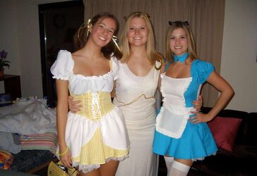 Soiree Gals