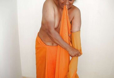 My Delicious Aunty at Home