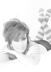 Patricia Heaton Glamour, Naked, Caps