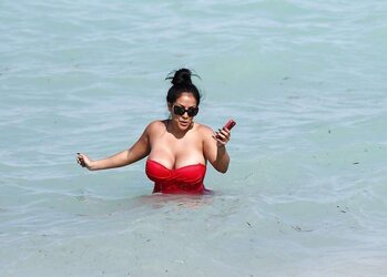 Arab hook-up bomb in the beach