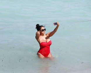 Arab hook-up bomb in the beach