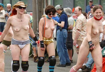 World nude bike rail!! x
