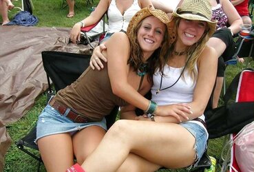 Voyeur Pictures Upskirts Downblouse spy and more
