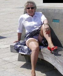Mature And Grannies Upskirts