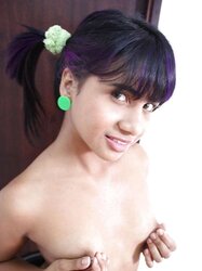 Glamorous Tobie - Showcasing off
