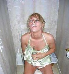 Teenagers Caught Going Piss