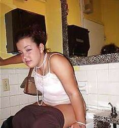 Teenagers Caught Going Piss