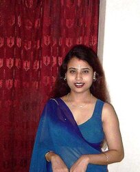 INDIAN SUPER-SEXY HOUSEWIFE