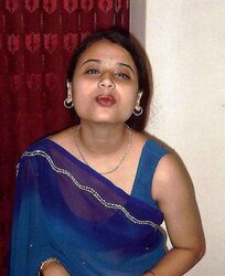 INDIAN SUPER-SEXY HOUSEWIFE