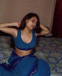 INDIAN SUPER-SEXY HOUSEWIFE