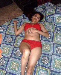 INDIAN SUPER-SEXY HOUSEWIFE